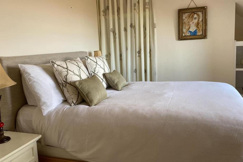 Drop Anchor House, Spacious 3 Bedroom Apartment, Fabulous Sea Views Cleggan Екстериор снимка