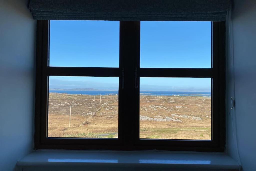 Drop Anchor House, Spacious 3 Bedroom Apartment, Fabulous Sea Views Cleggan Екстериор снимка